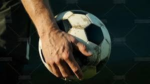 雄鹿核心伤愈影响深远，季后赛困境待解